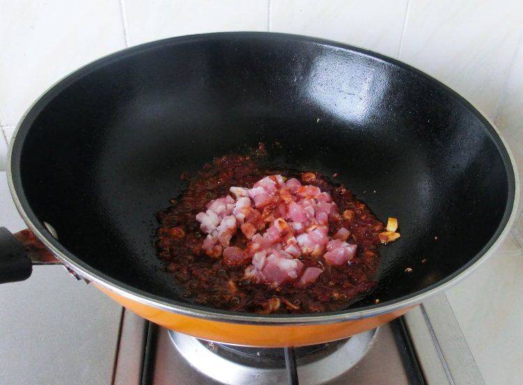 麻豆腐该怎么炒呢？