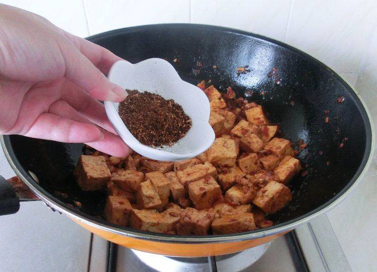 麻豆腐该怎么炒呢？
