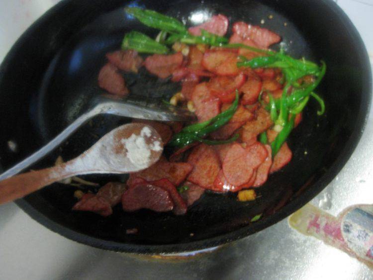 卤肉该怎么炒好吃呢？