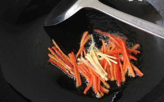 绿豆芽该怎么炒才脆呢？