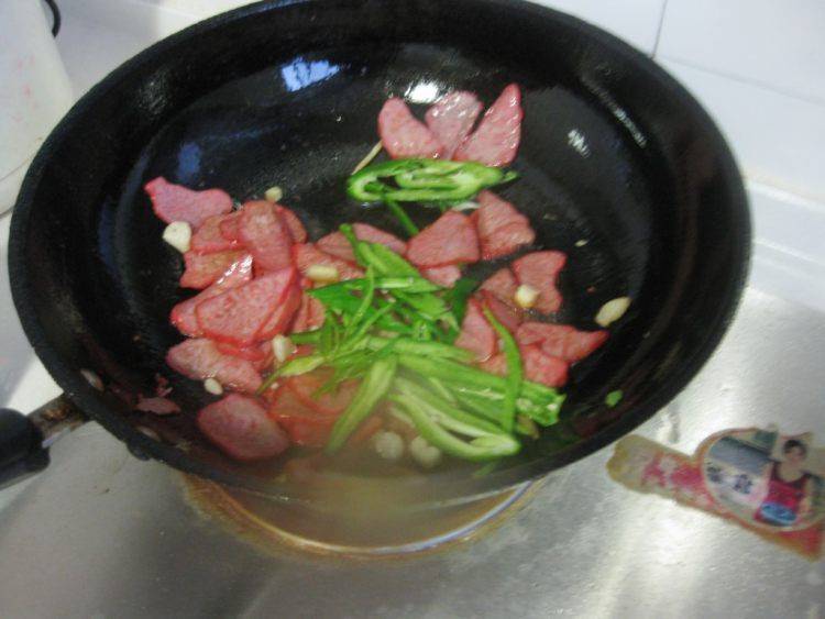 卤肉该怎么炒好吃呢？