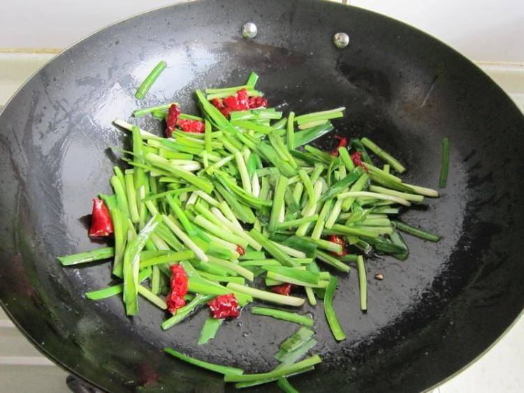 卤豆干该怎么炒好吃呢？