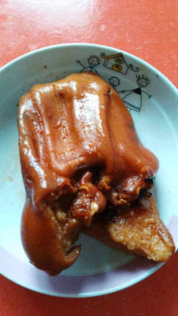 卤猪耳朵该怎么炒呢？