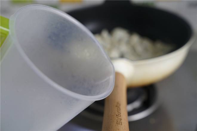 冷冻的饺子该怎么做煎饺呢？