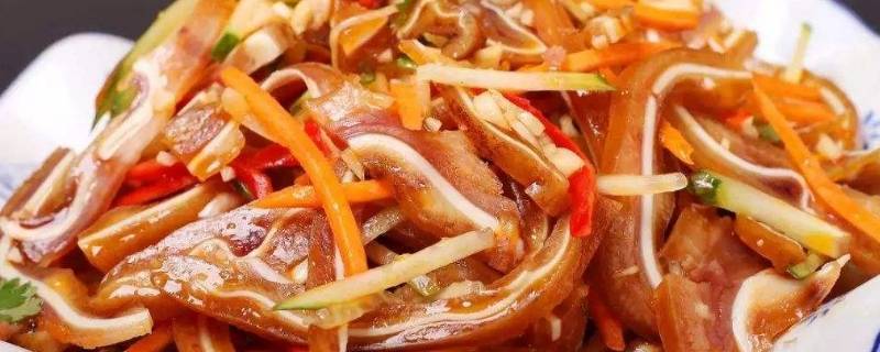 卤猪耳朵该怎么炒呢？
