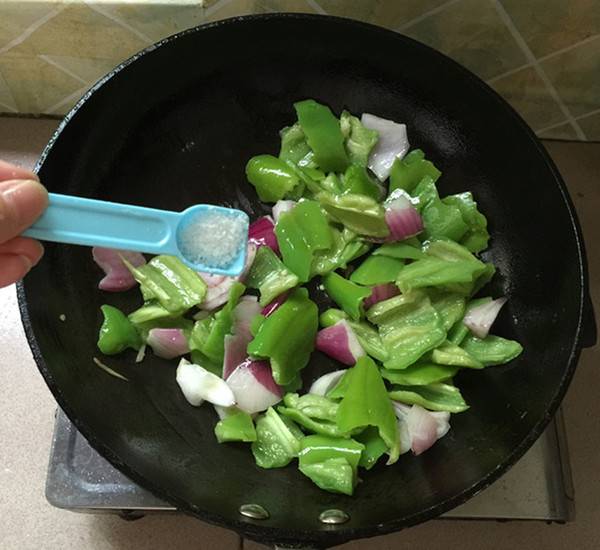 绿辣椒该怎么炒呢？