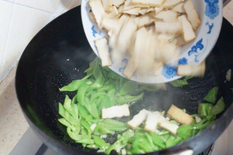 卤豆腐该怎么炒呢？