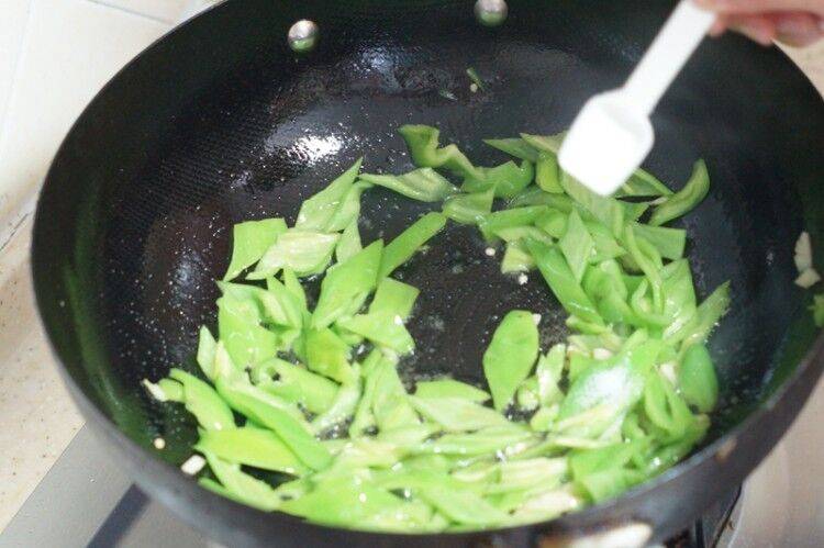 卤豆腐该怎么炒呢？