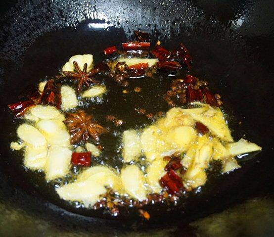 卤肥肠该怎么炒好吃呢？