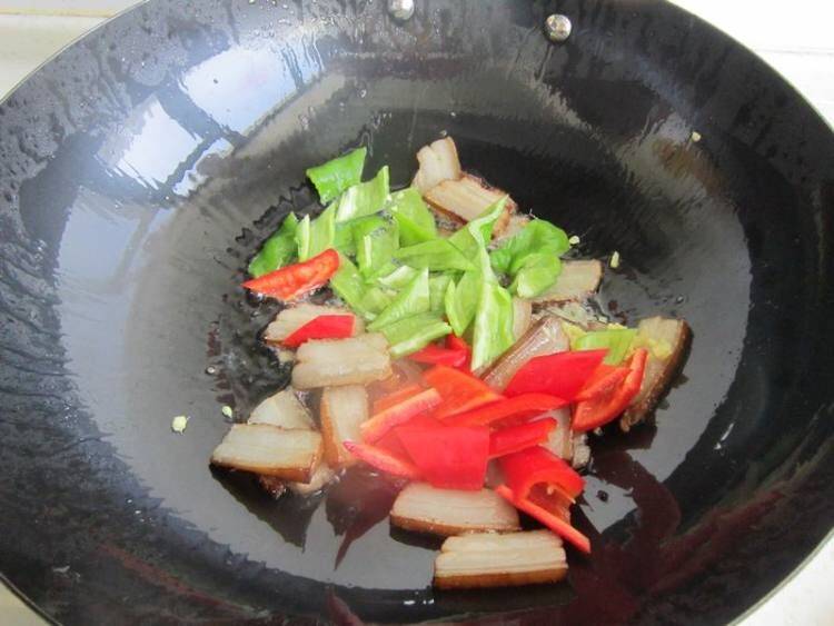 芦笋炒肉该怎么做呢？