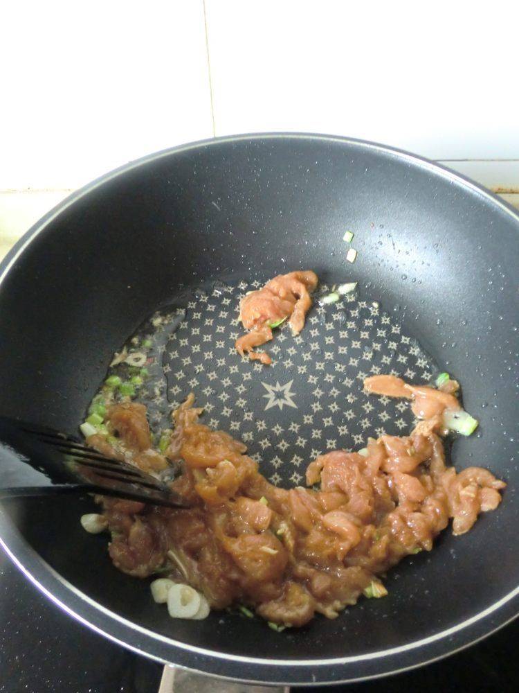 粉条炒肉该怎么做呢？