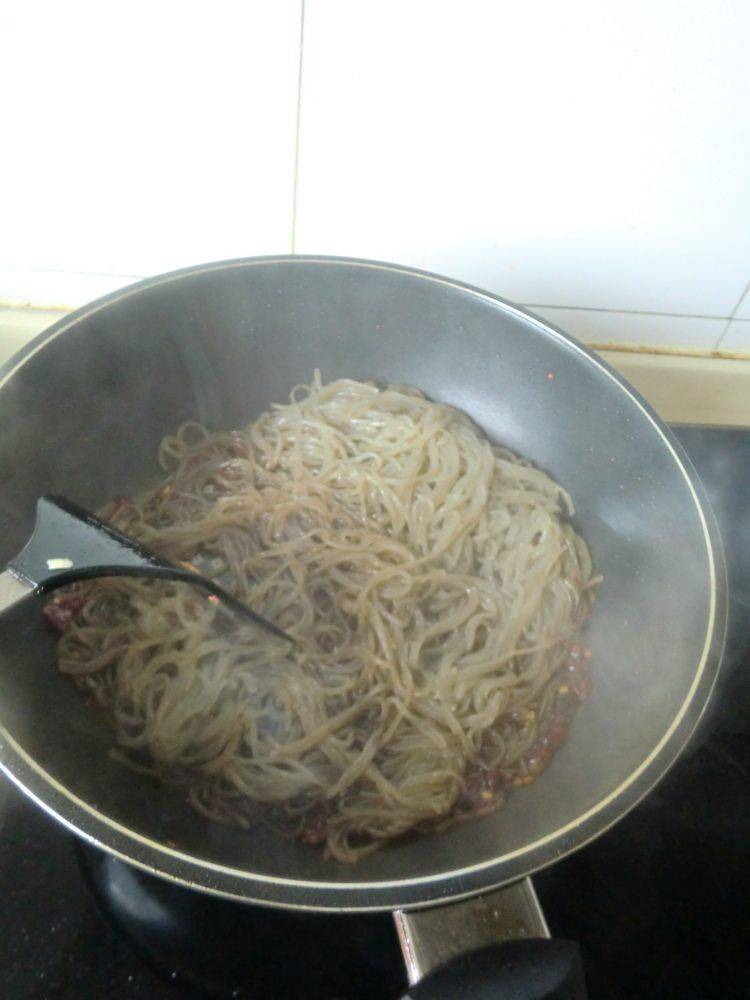 粉条炒肉该怎么做呢？