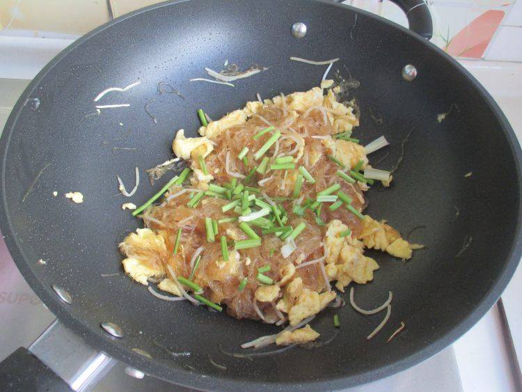 粉丝鸡蛋该怎么炒呢？