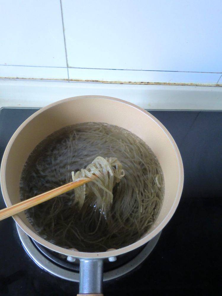 粉条炒肉该怎么做呢？