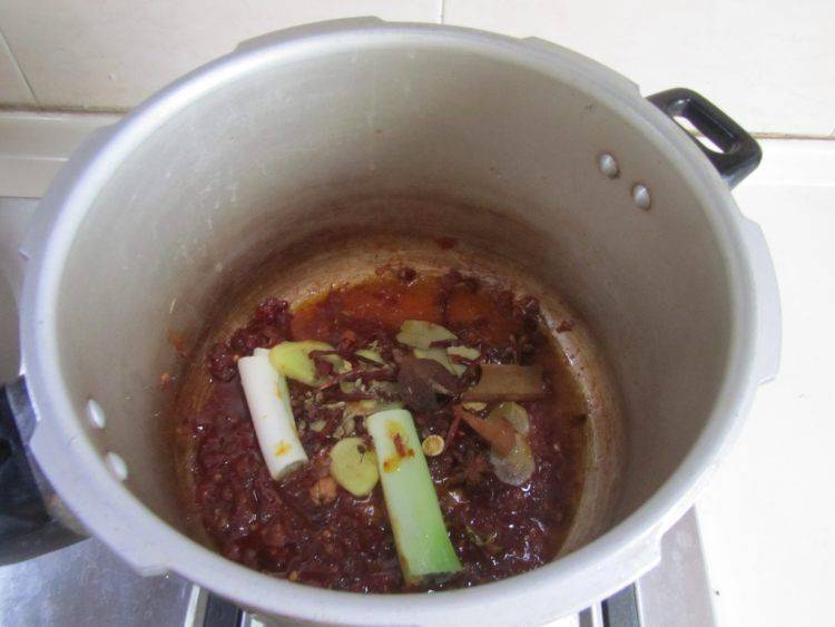 卤藕该怎么炒呢？