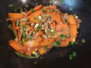 萝卜炒肉该怎么做好吃呢？