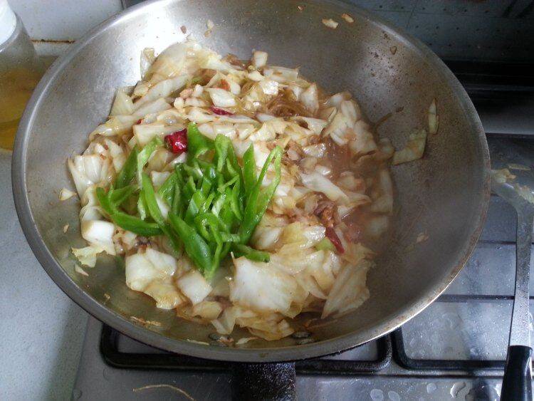 粉条炒白菜该怎么做呢？