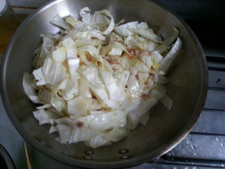 粉条炒白菜该怎么做呢？