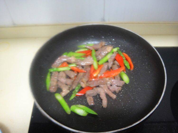 芒笋炒肉该怎么做好吃呢？
