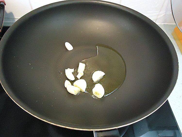 萝卜叶子该怎么炒呢？
