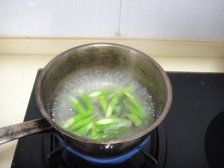 芒笋炒肉该怎么做好吃呢？