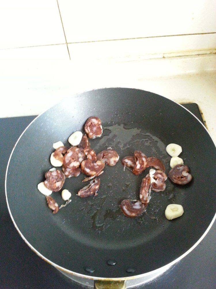 麻辣肠该怎么炒好吃呢？