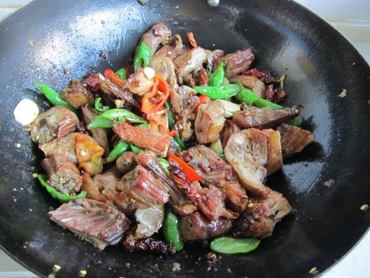 卤鸭该怎么炒呢？