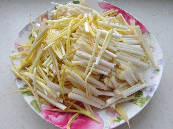 韭黄炒肉该怎么做好吃法呢？