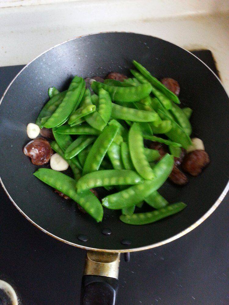 麻辣肠该怎么炒好吃呢？