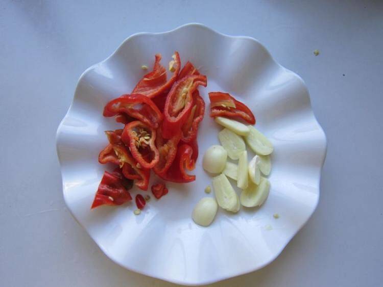 卤鸭该怎么炒呢？