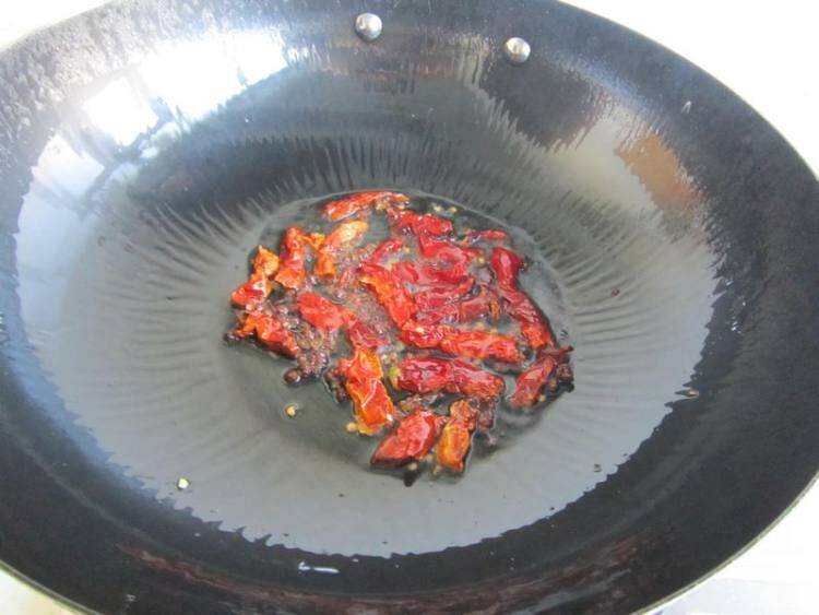 卤鸭该怎么炒呢？