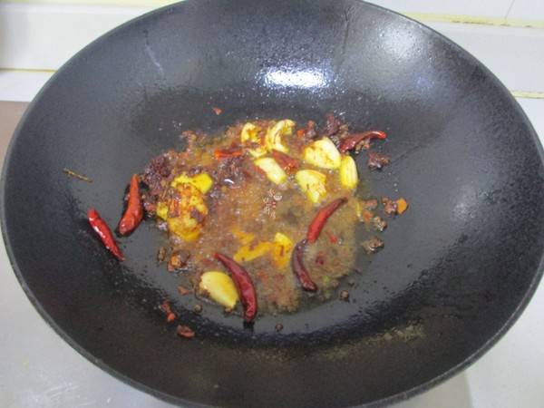 麻辣小龙虾该怎么炒呢？