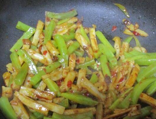 麻辣香锅鸡的制作方法呢？