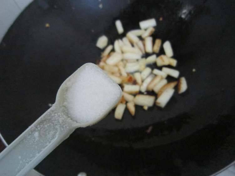 萝卜条该怎么炒好吃呢？