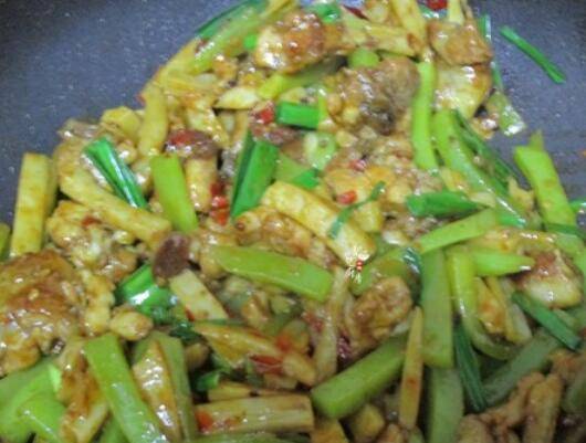 麻辣香锅鸡的制作方法呢？