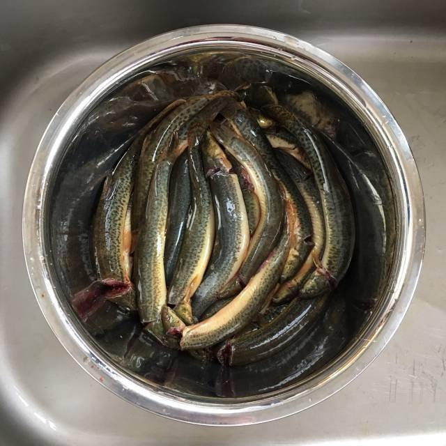红烧泥鳅最正宗的做法窍门呢？