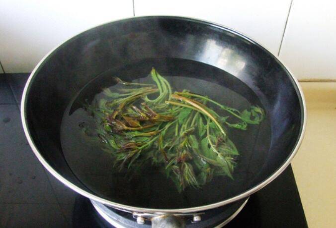 香椿芽和蒜苔凉拌的做法呢？