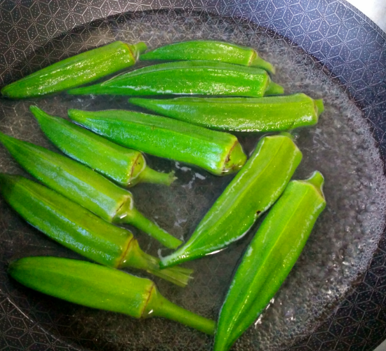 秋葵该怎么炒不发粘呢？