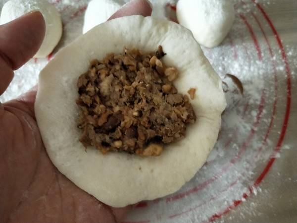 酱肉包的做法呢？