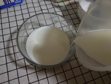 纯牛奶最简单的甜品呢？