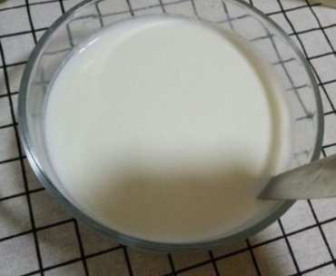 纯牛奶最简单的甜品呢？