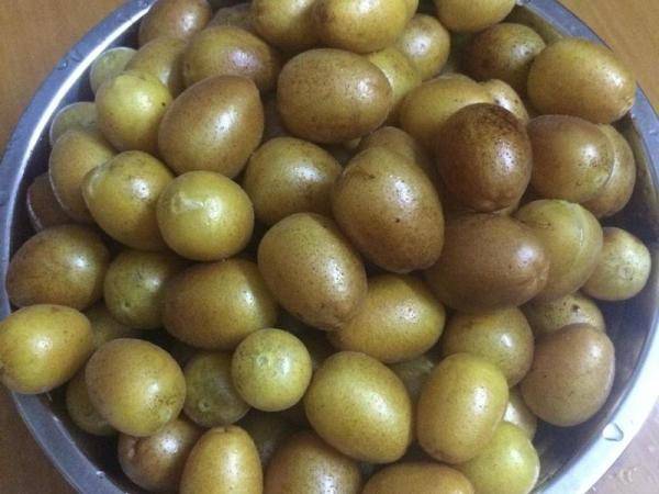 蜂蜜泡黄皮干的制作办法呢？