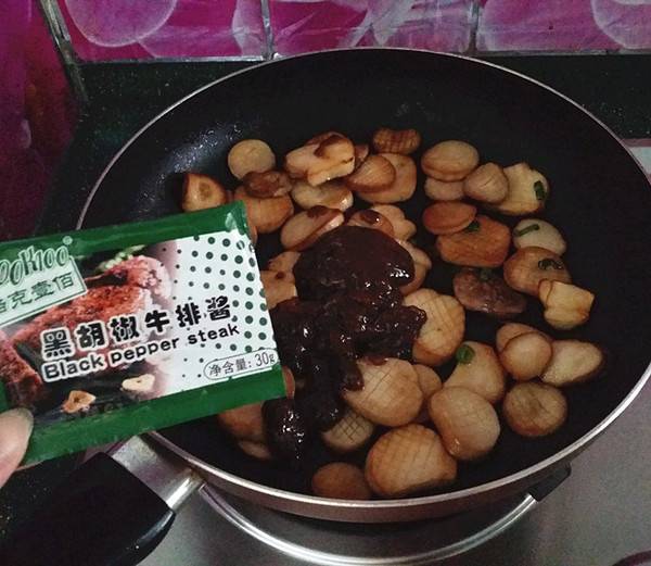 黑胡椒酱该怎么吃呢？