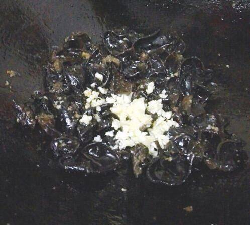 正宗的过油肉该怎么做呢？