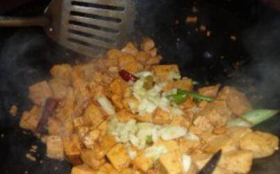 家常豆腐该怎么炒呢？