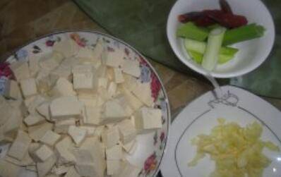 家常豆腐该怎么炒呢？