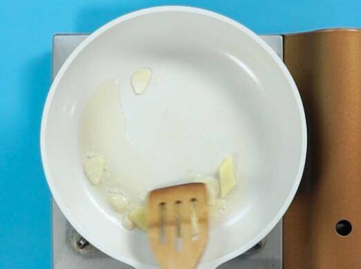 豆角炒肉该怎么炒好吃呢？