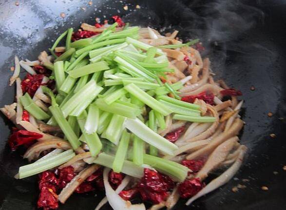 该怎么炒牛肚呢？