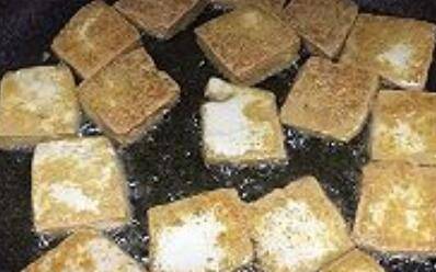 脆豆腐该怎么炒呢？