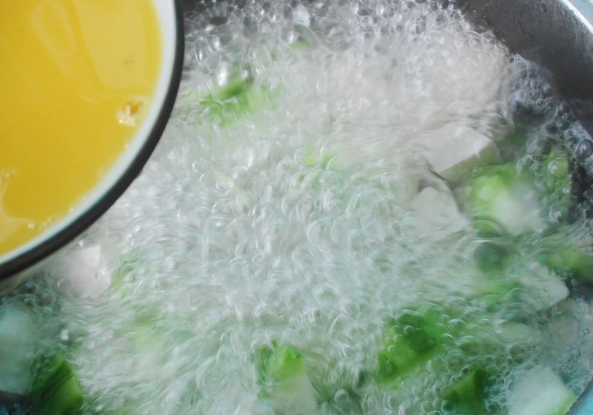 丝瓜豆腐该怎么烧好吃呢？